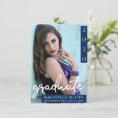 Graduate Foto | Navy Script Dark Blue Keepake Ankündigung (Stehend Vorderseite)