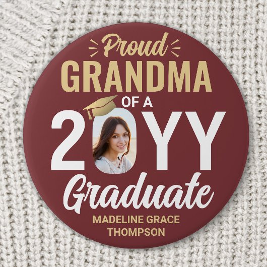Graduate Foto Proud Oma Burgundy Red and Gold Button