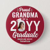 Graduate Foto Proud Oma Moderne Rot und Weiß Button (Vorderseite)