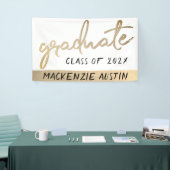 Graduate Gold Script | Klassischer Brush mit dem J Banner (Messeveranstaltung)