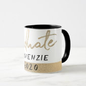 Graduate Gold Script | Klassischer Brush mit dem J Tasse (VorderseiteRechts)