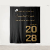 Graduate Modern Gold Script Twin Graduation Party Wandteppich (Vorderseite)