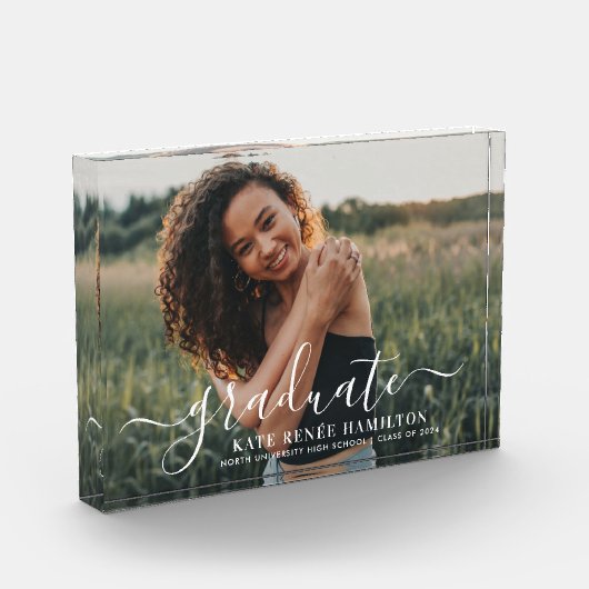 Graduate Modern White Script Abschluss Fotoblock (Links)