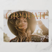 Graduate Mute Serif Abschluss Foto Folieneinladung (Vorderseite)