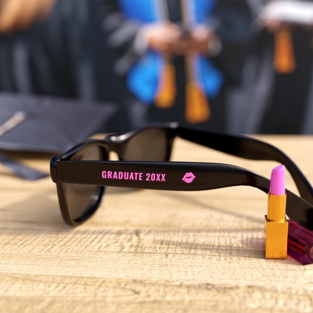 Graduate Name Pink Lips Lipstick Kiss Sonnenbrille (Add your class year and name to these cute lipstick kiss sunglasses and throw your cap in the air!)