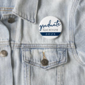 Graduate Navy Script | Dunkelblauer Brush Keepake Button (Beispiel)