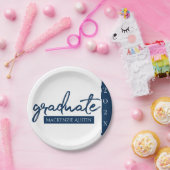 Graduate Navy Script | Dunkelblauer Brush Keepake Pappteller (Party)