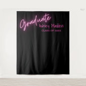Graduate Neon Pink Script Graduation Party Wandteppich (Vorderseite)