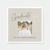 Graduate Photo Modern Script Graduation Party Serviette (Vorderseite)