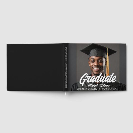 Graduate Photo with Bold Script Graduation Party Gästebuch (Voll)