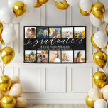 Graduate Script 10 Foto Collage Black Abschluss Banner<br><div class="desc">Stilvolles und schönes personalisiertes Banner zum Ausstellen und Feiern Ihres phantastischen Absolventen. Dieses Abschluss-Banner verfügt über eine 10-Foto-RasterCollage,  mit der Sie Ihre eigenen Fotos und Erinnerungen für Hochschulabsolventen anzeigen können. "graduate" entworfen in einem schönen handgeschriebenen weißen Skript Stil. Passen Sie den Namen,  das Jahr und die Schule an.</div>