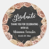 Graduate Script Boho Rose Wreath Chalkboard Runder Aufkleber (Vorderseite)