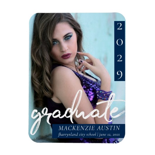 Graduate Script | Dunkles Navy Blue Foto Keepake Magnet (Vertikal)