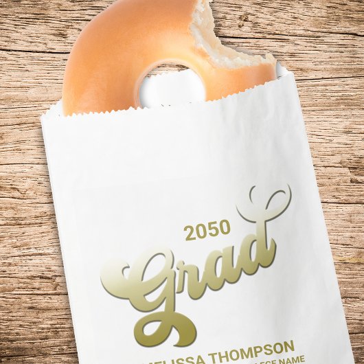 Graduate Simple Gold Typografy Retro Script Geschenktütchen