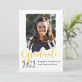 Graduate Yellow Foto - Ankündigung 2022 (Stehend Vorderseite)