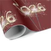 Graduation 2026 Sparklers On Maroon Geschenkpapier (Rolleneckpunkt)