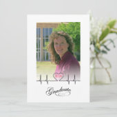 Graduation Announcement for a Nurse - heartline  Karte (Stehend Vorderseite)