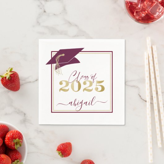 Graduation Cap Maroon Gold Script Class of 2025 Serviette (Beispiel)