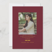 Graduation Cap Toss Maroon & Gold Grad Party Einladung (Rückseite)