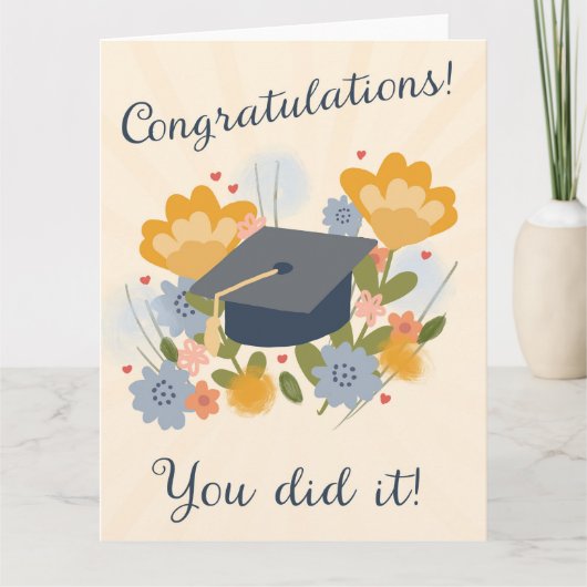 Graduation Congrats! Floral Grad for Her Greeting Karte (Vorderseite)