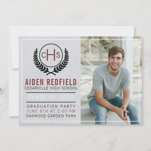 Graduation Party 2023 Monogram Maroon Einladung (Vorderseite)