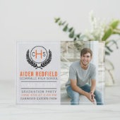 Graduation Party 2025 Monogramm Orange Einladung (Stehend Vorderseite)