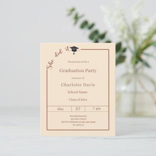 Graduation party Campagne She did it invitation (Stehend Vorderseite)