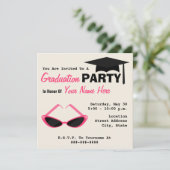 Graduation Party Retro Kat Eye Pink Sonnenbrille Einladung (Stehend Vorderseite)