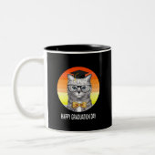 Graduationskappe mit Katze Zweifarbige Tasse (Links)