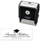 Graduiertencap Rücksendeadresse mit eleganten Dreh Permastempel (Beispiel)