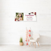 Graduiertengruppe Burgund Red Floral Grad Foto Banner (Insitu)