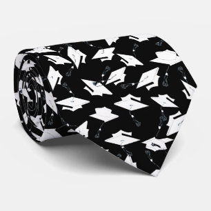 Graduiertenklappen Tossed Celebration White auf Sc Krawatte