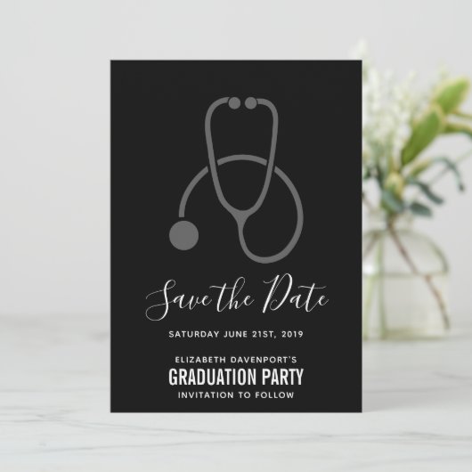 Graduiertenparty Grau am Black Stethoscope Save The Date (Stehend Vorderseite)