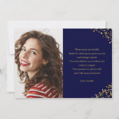 Graduierungsobergrenze Gold Foil auf blaue Liebe u Einladung (Rückseite)