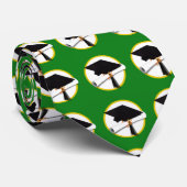 Graduierungsobergrenze mit Diplom - Grüner Hinterg Krawatte (Gerollt)