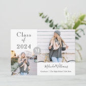 Graduierungspartei 2 Foto Einfache moderne Monogra Einladung (Stehend Vorderseite)