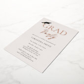 Graduierungspartei "Gold Foil Grad Cap Calligrafy" Folieneinladung (Gedreht)