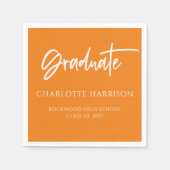 Graduierungspartei Orange und White Script Napkins Serviette (Vorderseite)