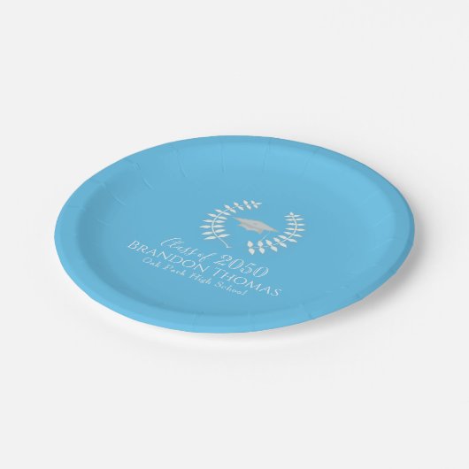 Graduierungsparty Light Blue Personalisiert Pappteller (Schrägansicht)