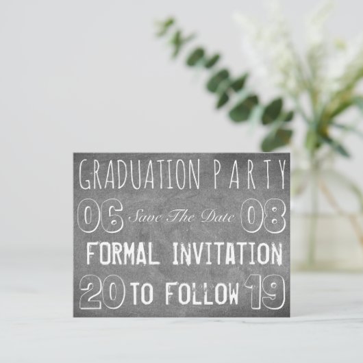 Graduierungsparty Save the Date Chalkboard-Look Postkarte (Stehend Vorderseite)