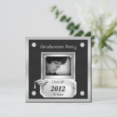 Graduierungsparty Schwarzes Silbermetall-Look Einladung (Stehend Vorderseite)