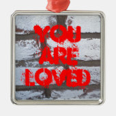 Graffiti Bricks Ornament Aus Metall (Vorne)