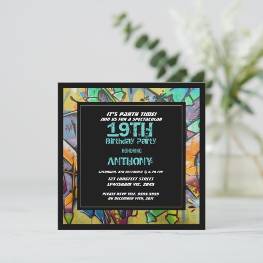 Graffiti Briefe zum Geburtstag Einladung (Stehend Vorderseite)