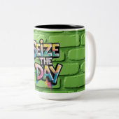 Graffiti Colorful Text Saying Seize The Day Zweifarbige Tasse (VorderseiteRechts)