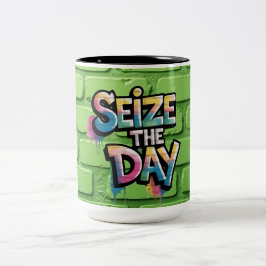 Graffiti Colorful Text Saying Seize The Day Zweifarbige Tasse (Mittel)
