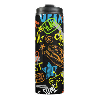 Graffiti der Jungen: Handgezeichnete Kühle Thermosbecher