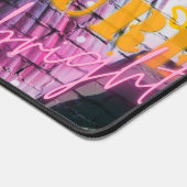 Graffiti Future is Bright Neon Girl Monogram Schreibtischunterlage (Ecke)