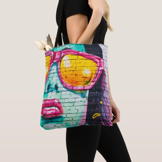 Graffiti Girl Tasche (Von Nahem)