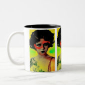 Graffiti-Göttin Zweifarbige Tasse (Links)