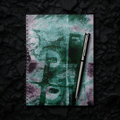 Graffiti Grunge gestrichen | Moody Plum Lila Green Notizblock